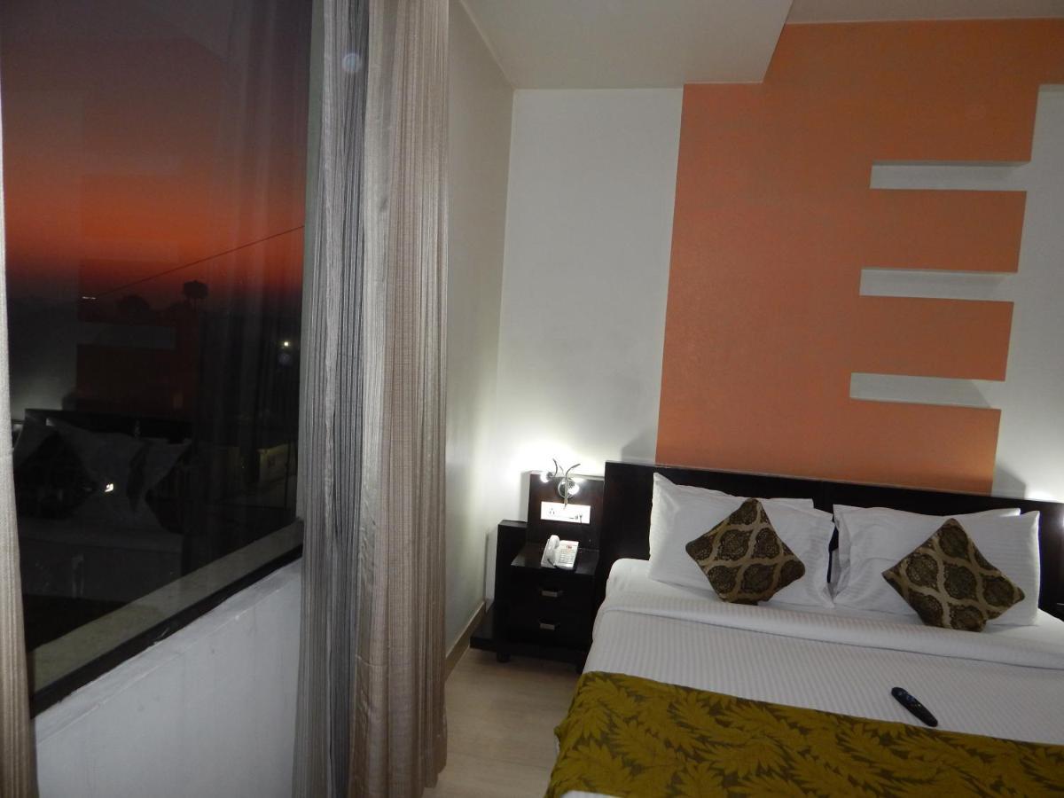 Hotel The Marque Матхура Екстер'єр фото
