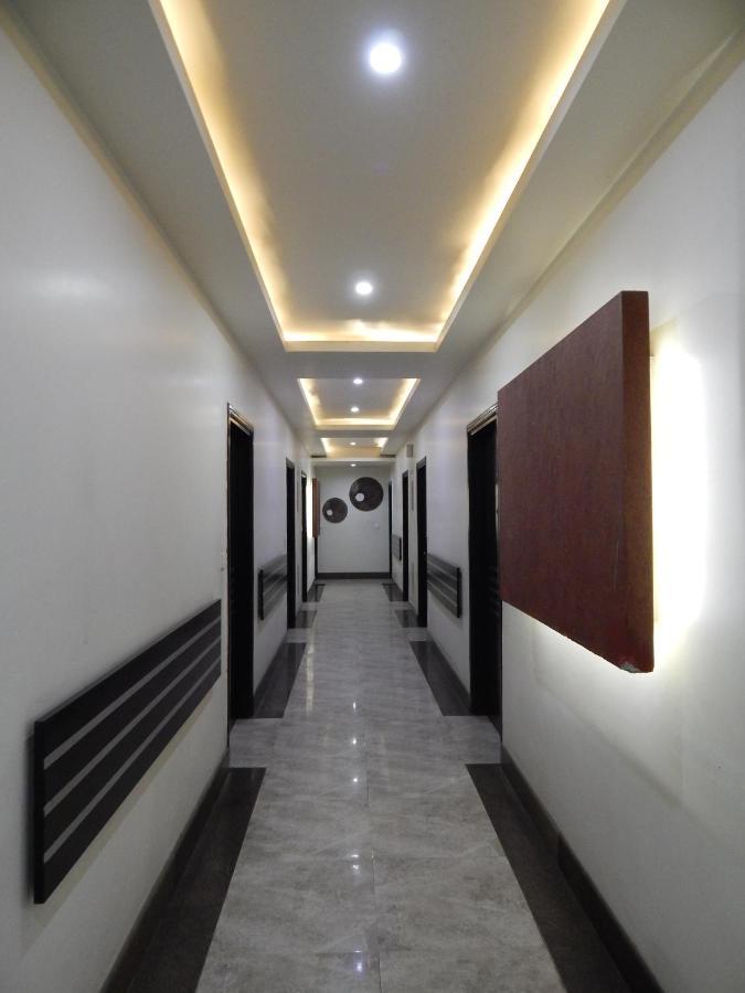 Hotel The Marque Матхура Екстер'єр фото